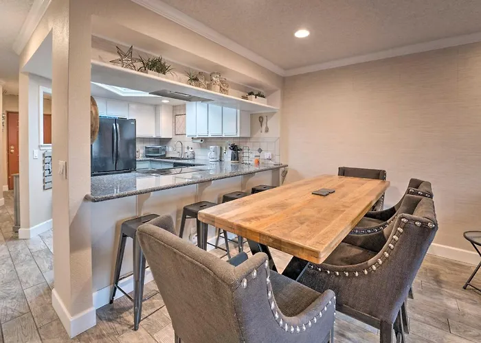 Walk To Beach: Havasu W/ Pool Access