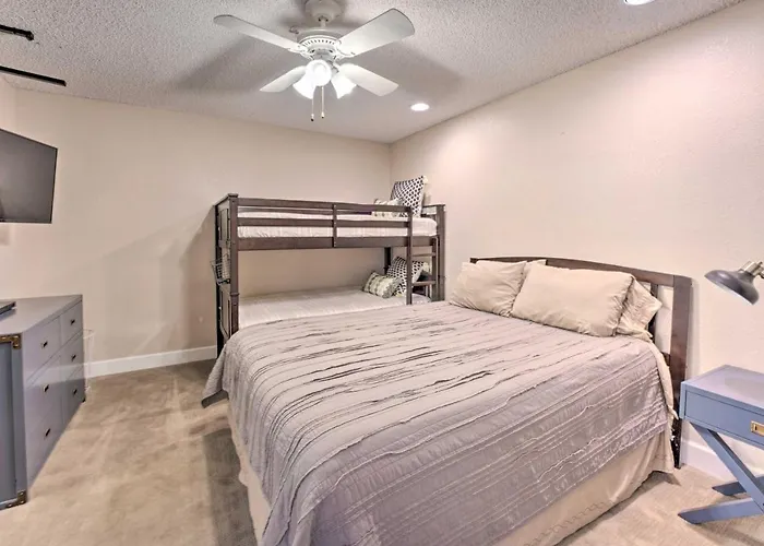 Walk To Beach: Havasu W/ Pool Access Holiday home *