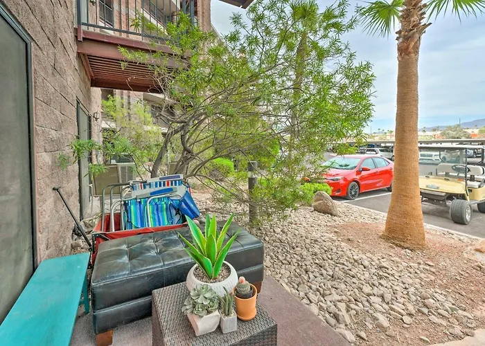 Walk To Beach: Havasu W/ Pool Access Holiday home