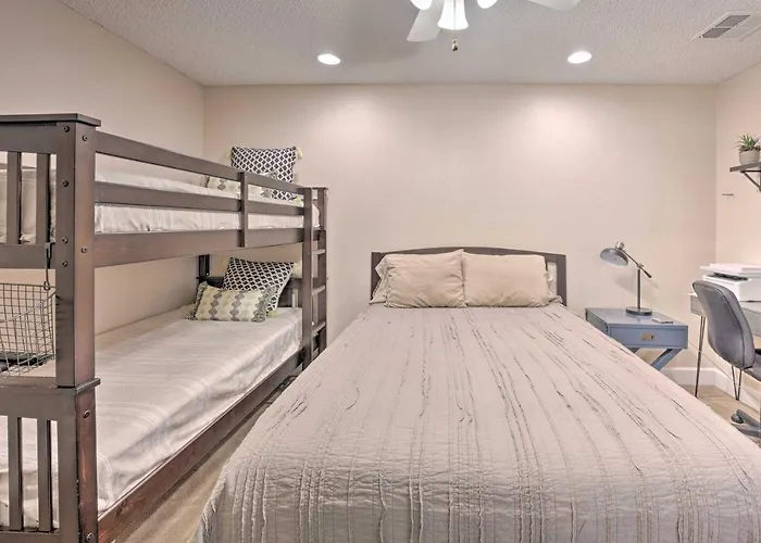 Walk To Beach: Havasu W/ Pool Access *
